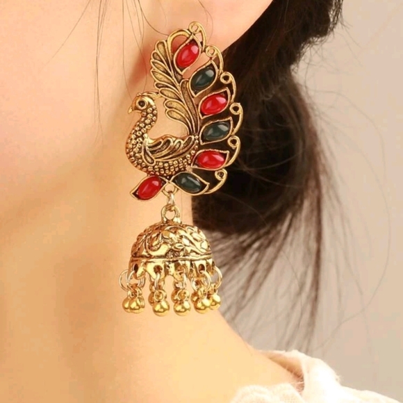 Affordable Fashion Finds Jewelry - Peacock dangling design earrings